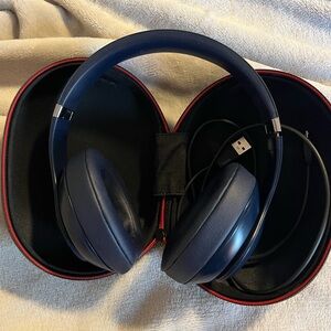 Beats Studio³ Wireless Noise Cancelling Headphones navy blue